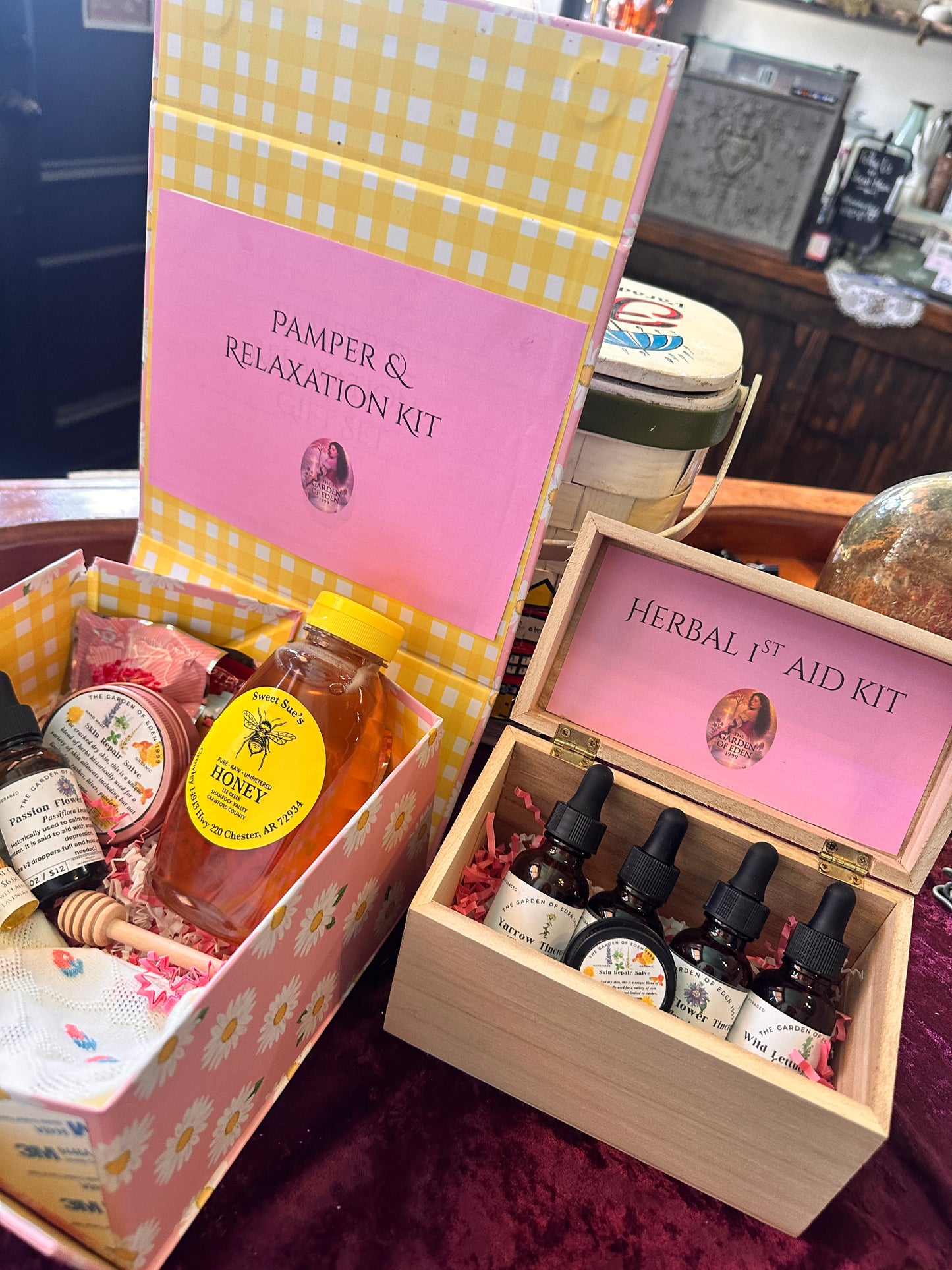Custom gift boxes